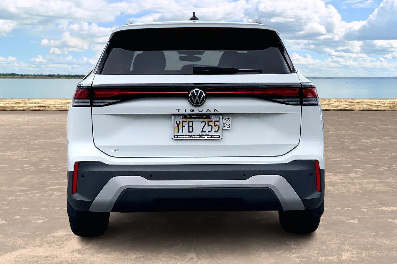 Certified 2026 Volkswagen Tiguan SE FWD image 5