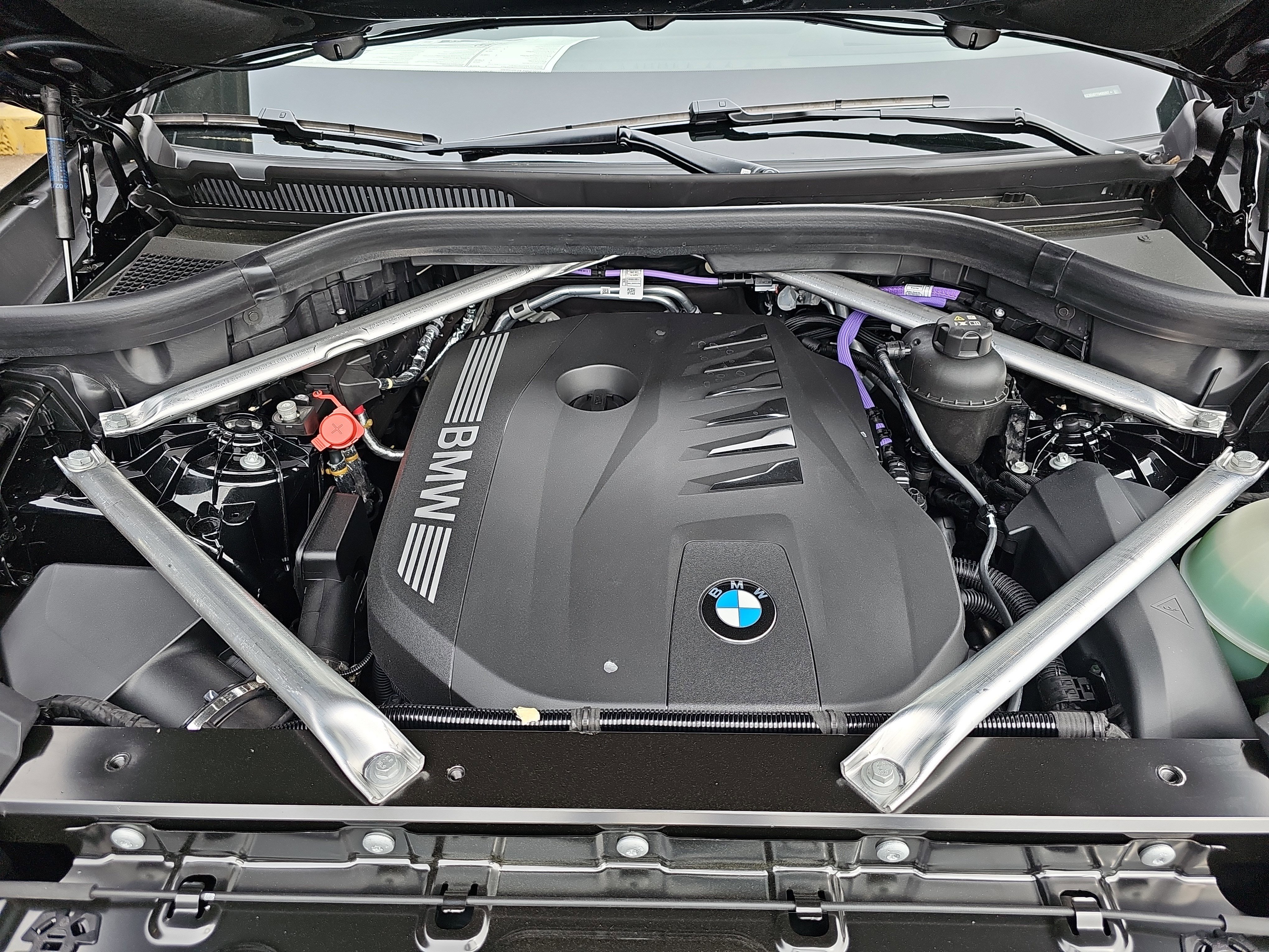 New 2026 BMW X5 xDrive40i w/ M Sport Package AWD/4WD image 33