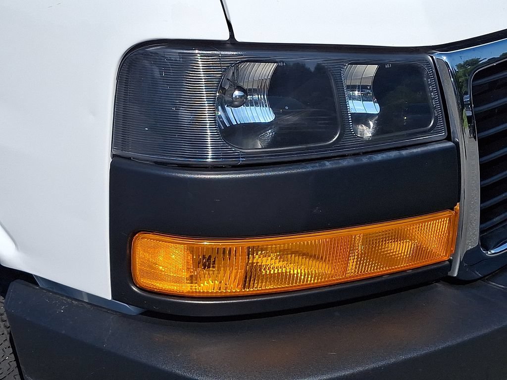 Used 2025 GMC Savana 2500 w/ Driver Convenience Package RWD image 9