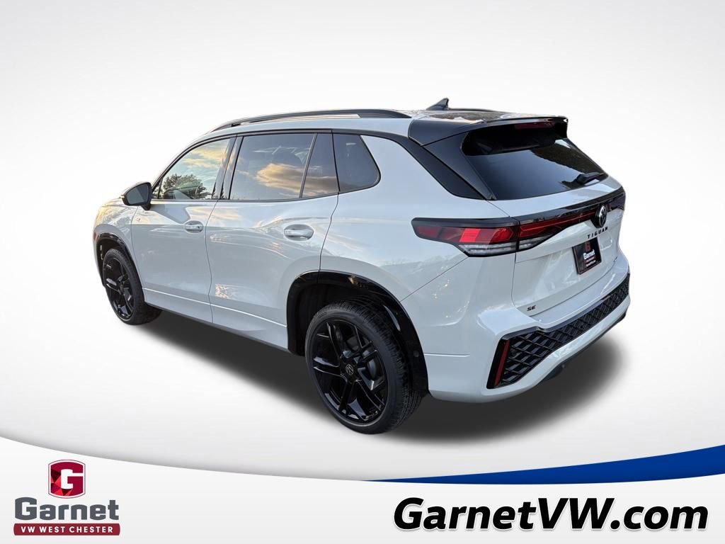 New 2026 Volkswagen Tiguan SE R-Line image 3
