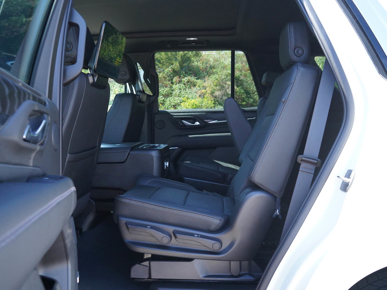 Used 2023 GMC Yukon Denali AWD/4WD image 18