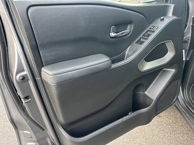 Used 2023 Nissan Frontier SV w/ SV Convenience Package image 13