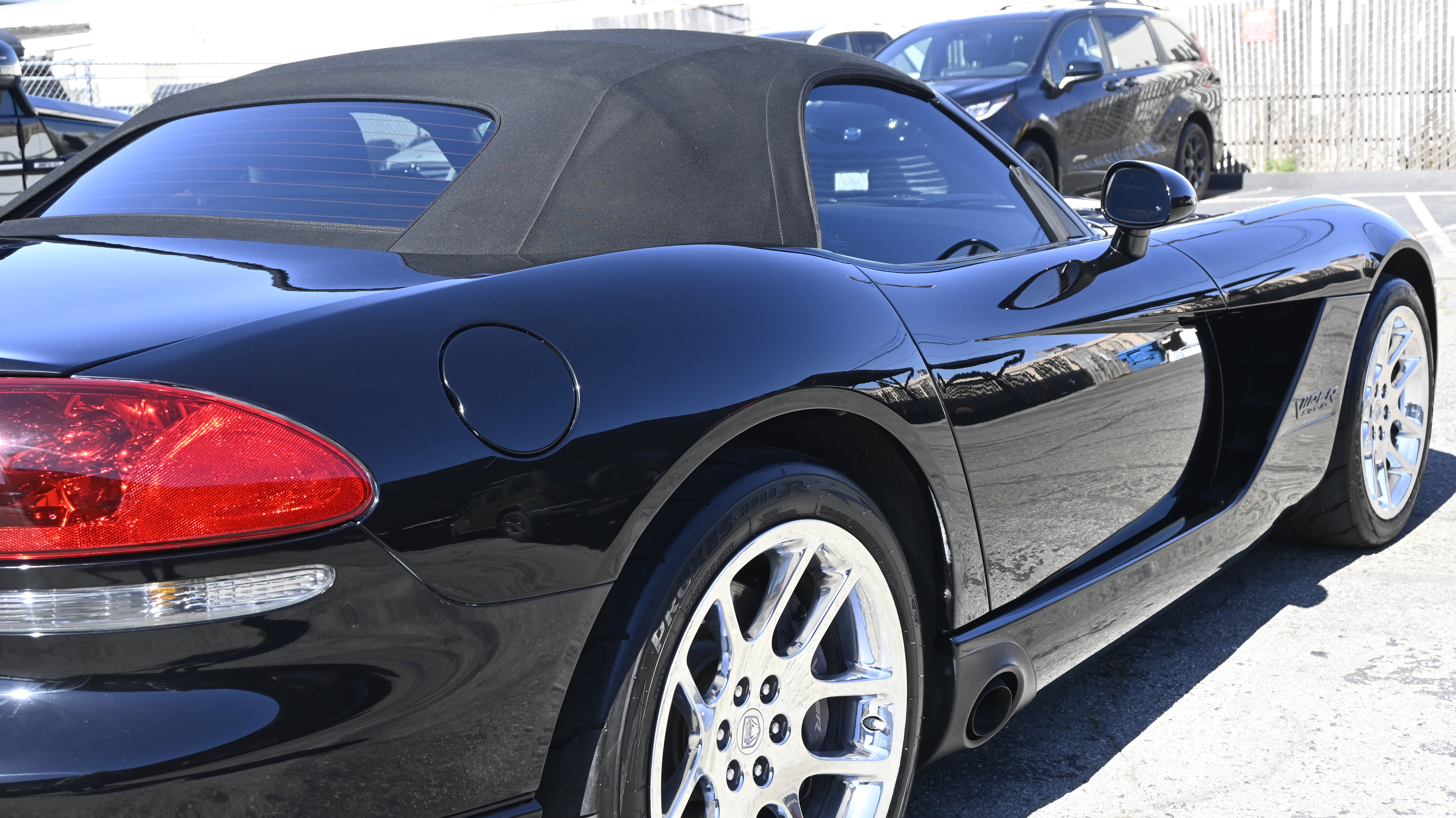 Used 2003 Dodge Viper SRT-10 image 17