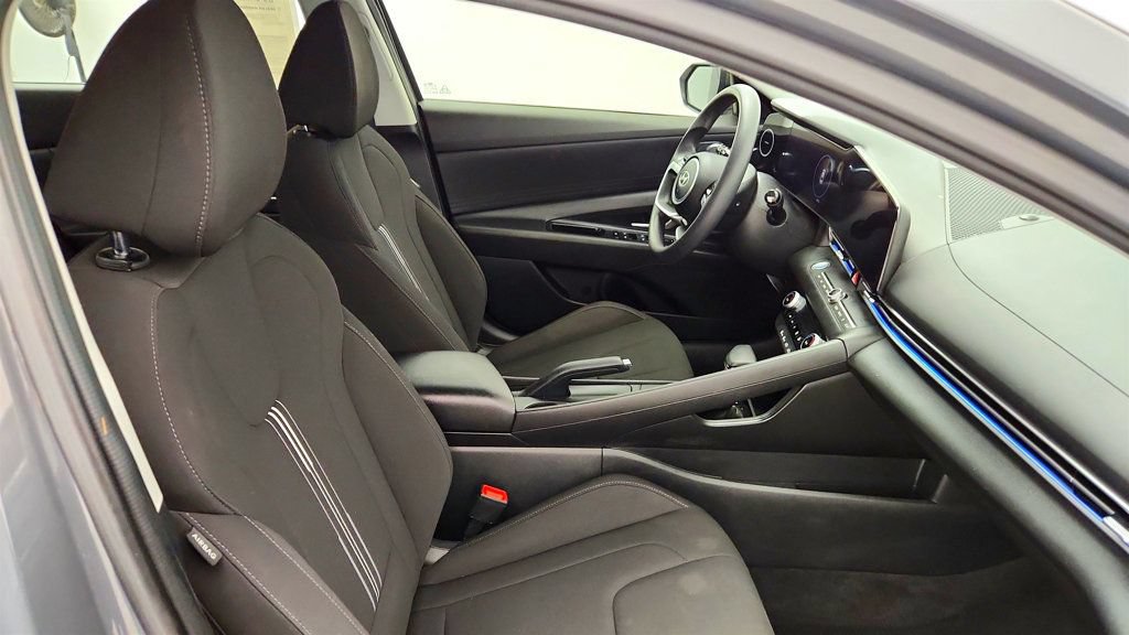 Used 2024 Hyundai Elantra SEL FWD image 24