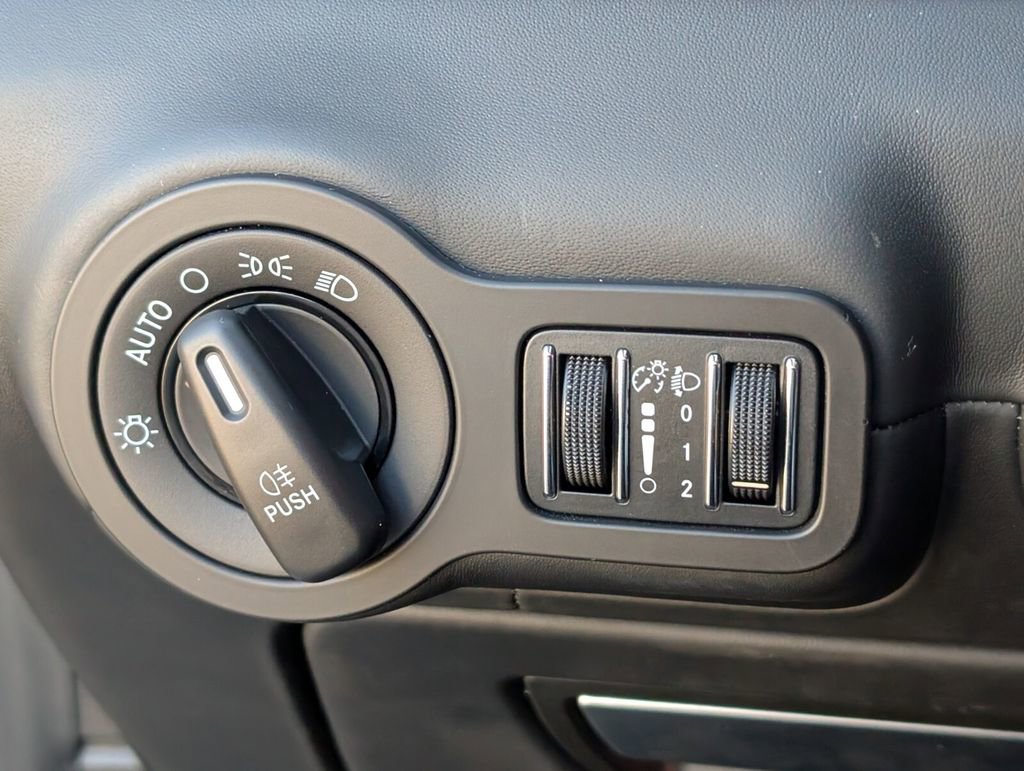 Used 2018 Maserati Ghibli S image 33