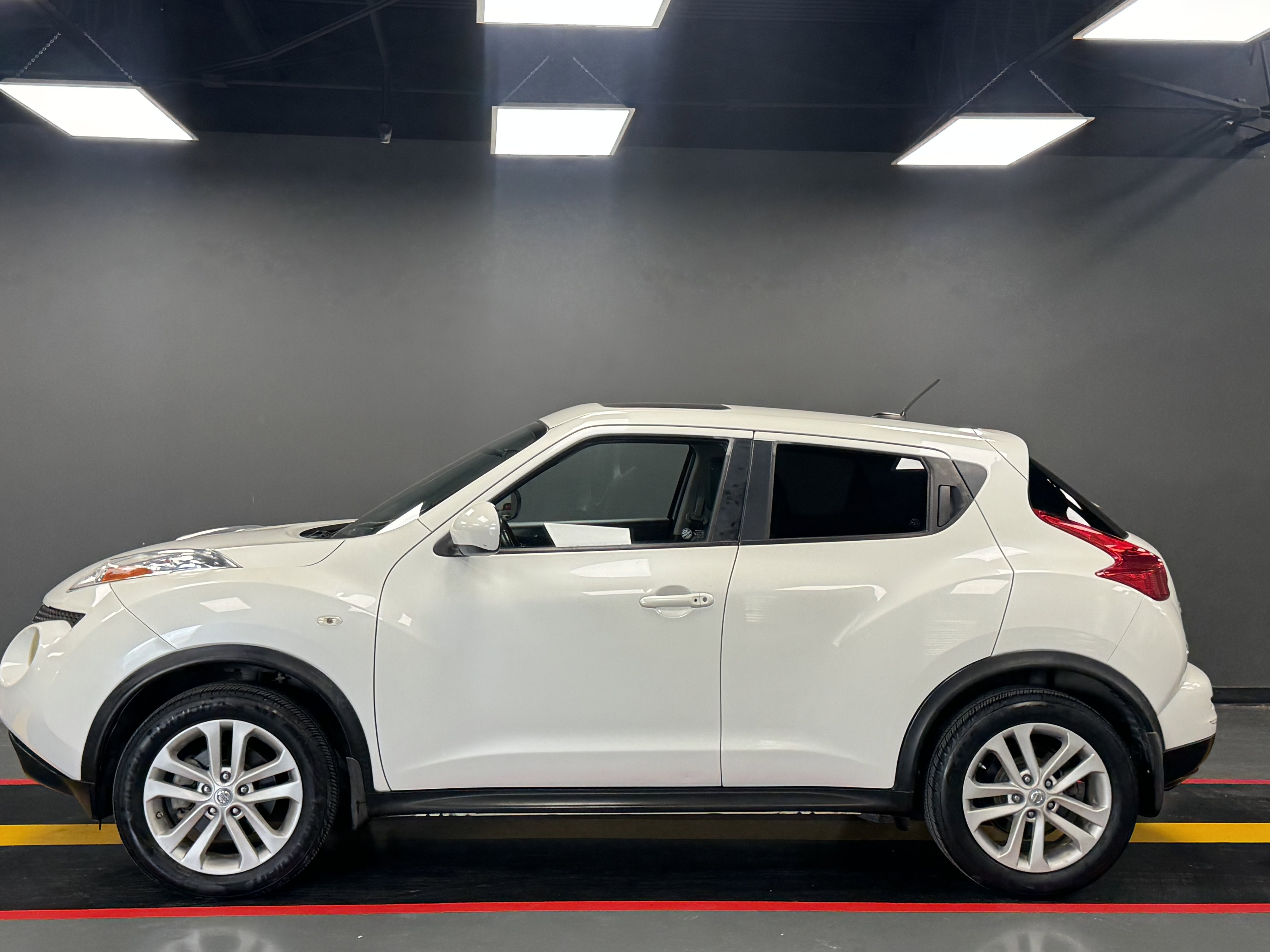 Used 2013 Nissan Juke SL AWD/4WD image 3