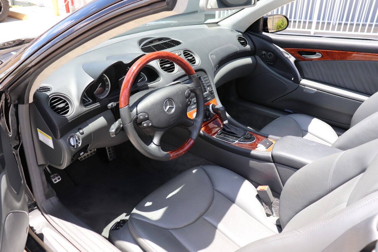 Used 2005 Mercedes-Benz SL 600 image 15