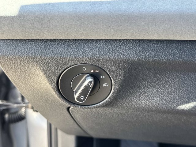 New 2026 Volkswagen Jetta SE FWD image 19