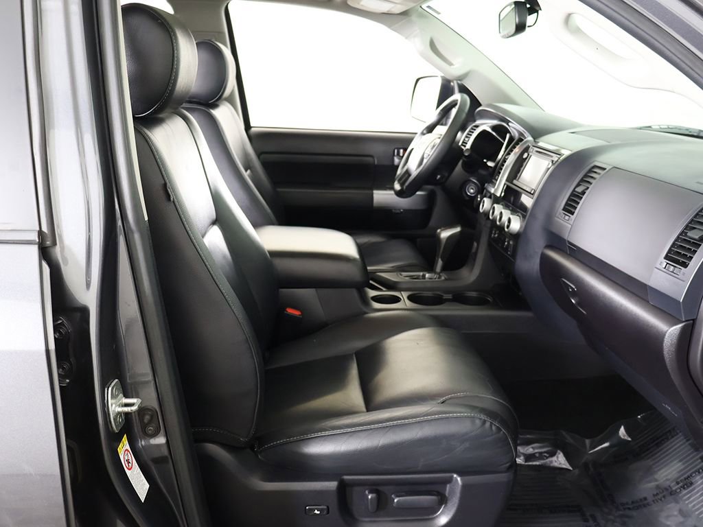 Used 2018 Toyota Sequoia TRD Sport image 32