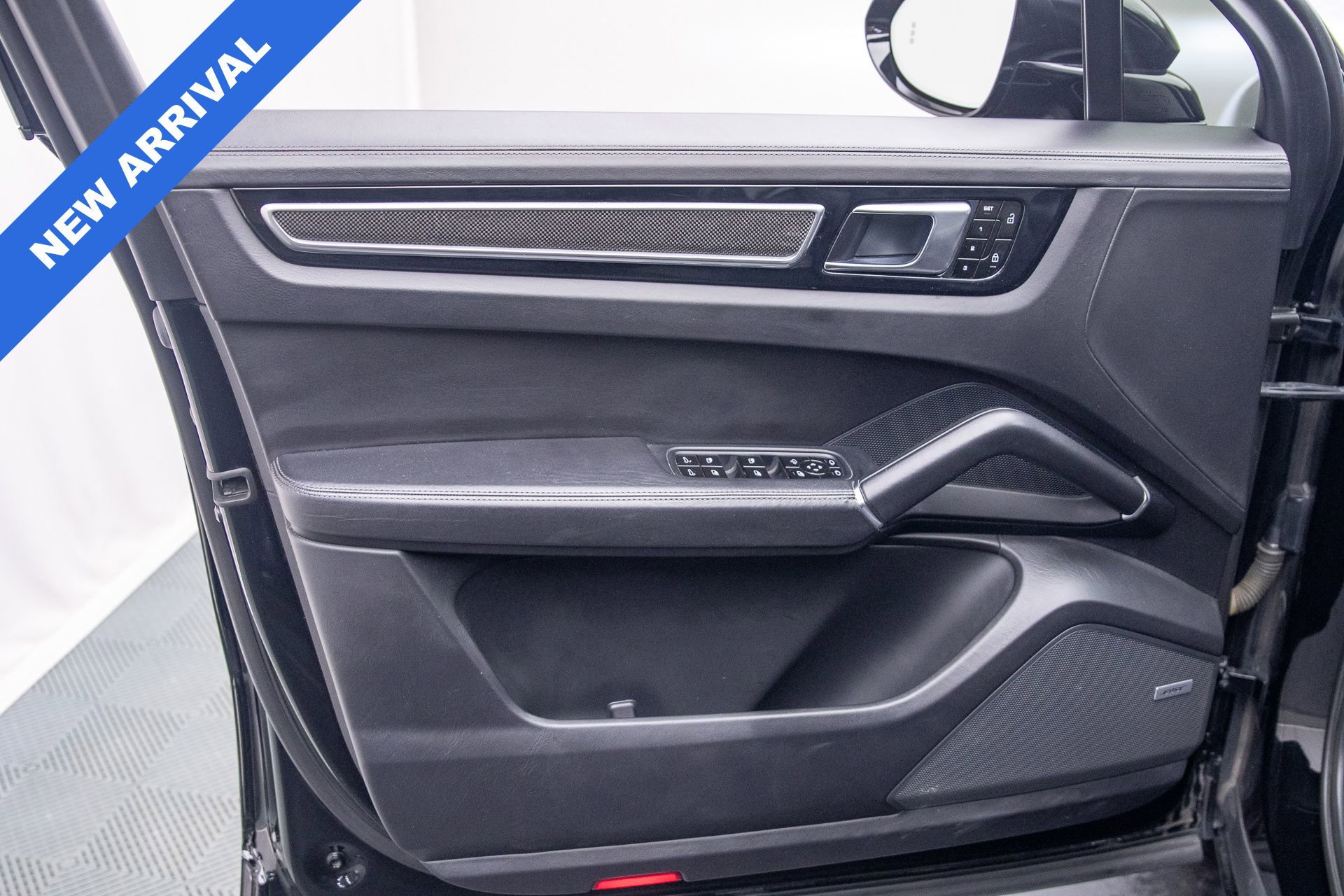 Used 2021 Porsche Cayenne GTS image 34