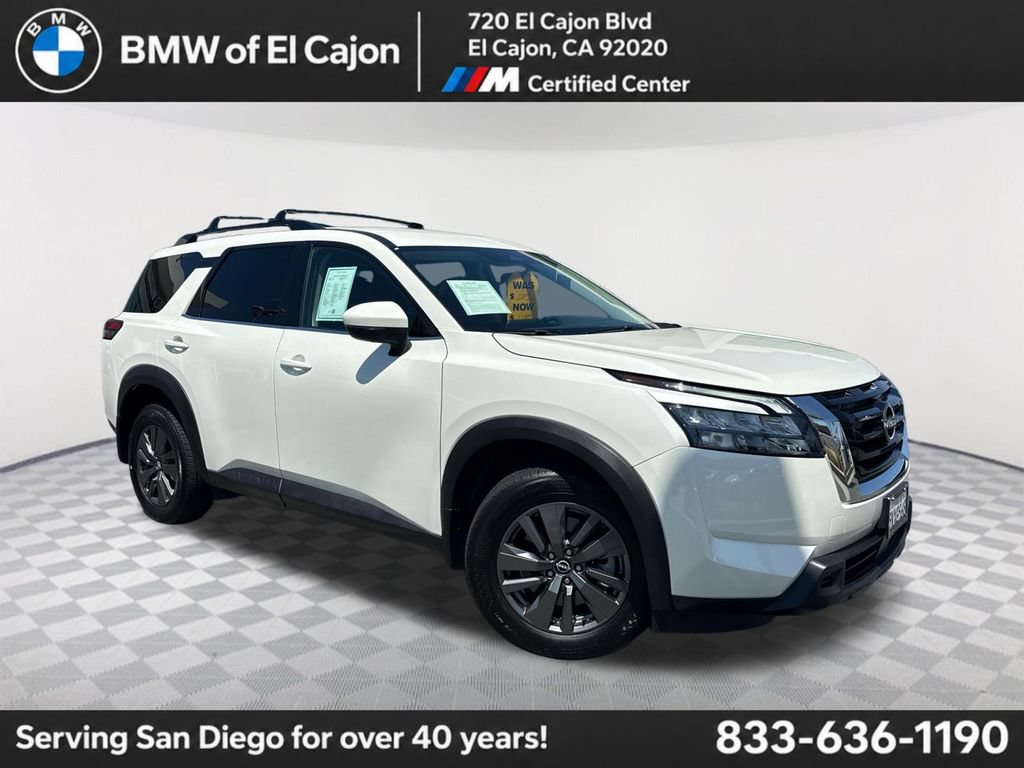 Used 2024 Nissan Pathfinder SV