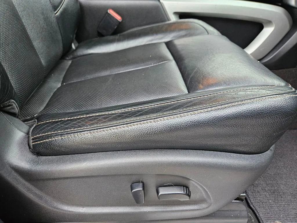 Used 2017 Nissan Titan SL w/ Chrome Package image 37