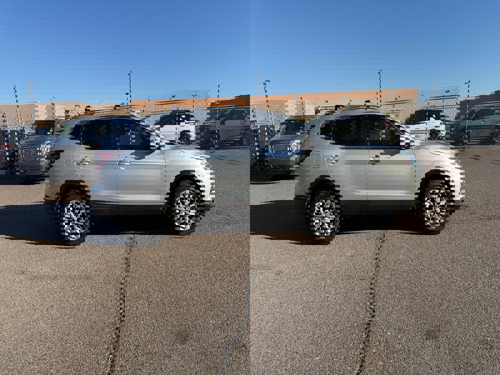 Used 2020 Nissan Rogue Sport SV w/ Technology Package image 4