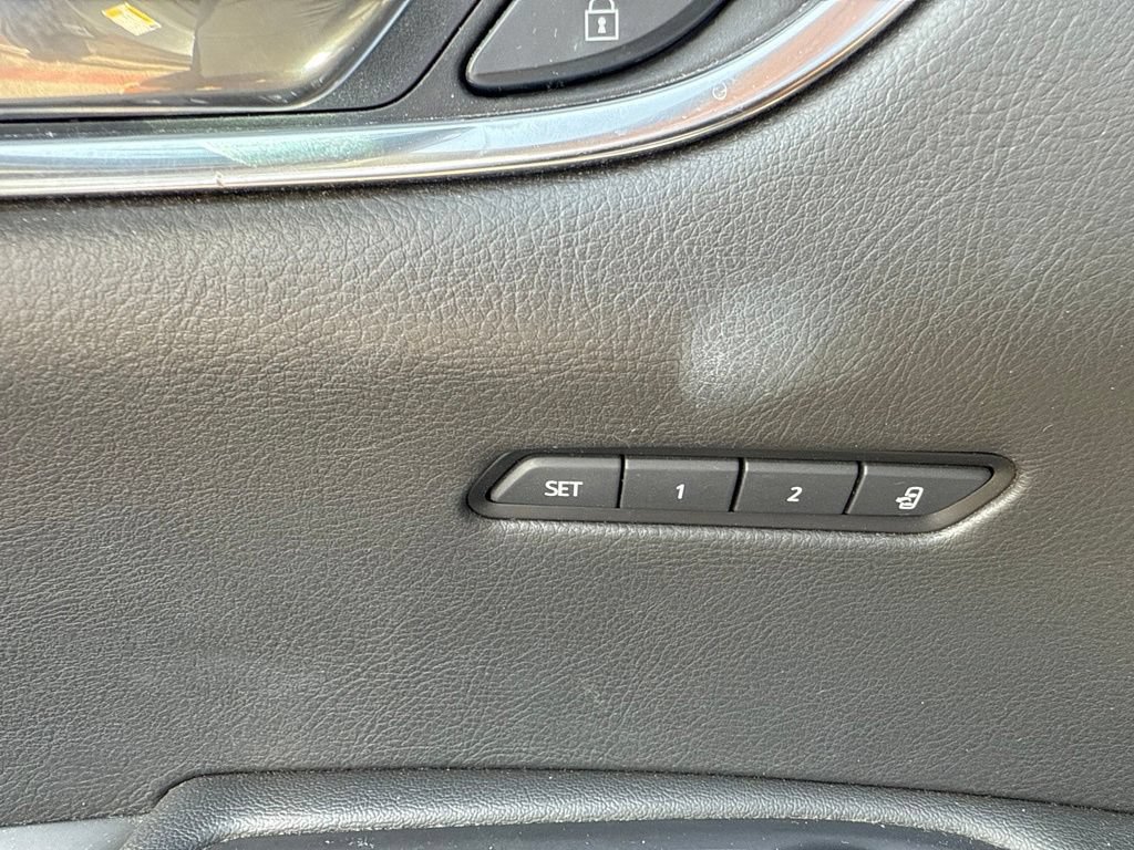 Used 2020 Cadillac XT6 Premium Luxury FWD image 16