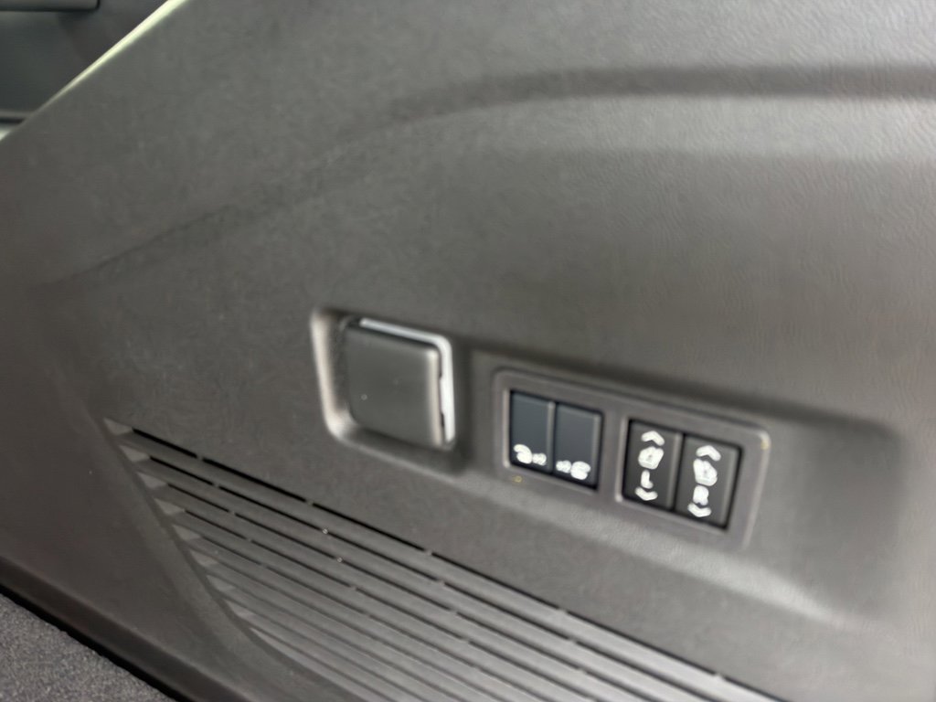 New 2026 Chevrolet Suburban Premier image 12