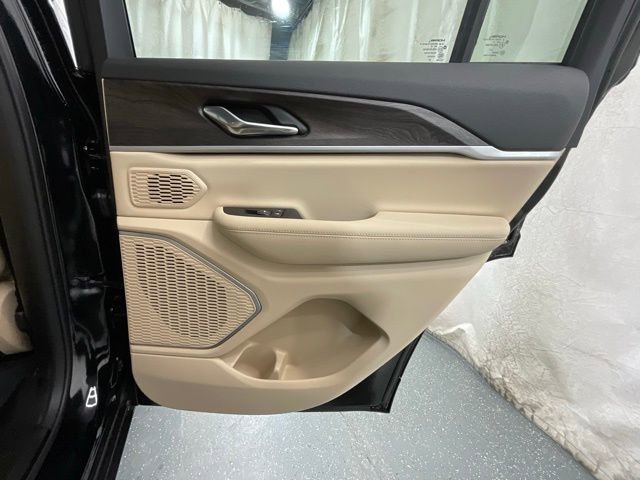 New 2026 Jeep Grand Cherokee Limited w/ Limited Altitude Package AWD/4WD image 24
