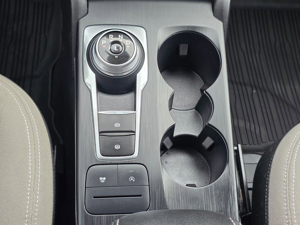 Used 2022 Ford Escape SE w/ SE Sport Appearance Package image 16