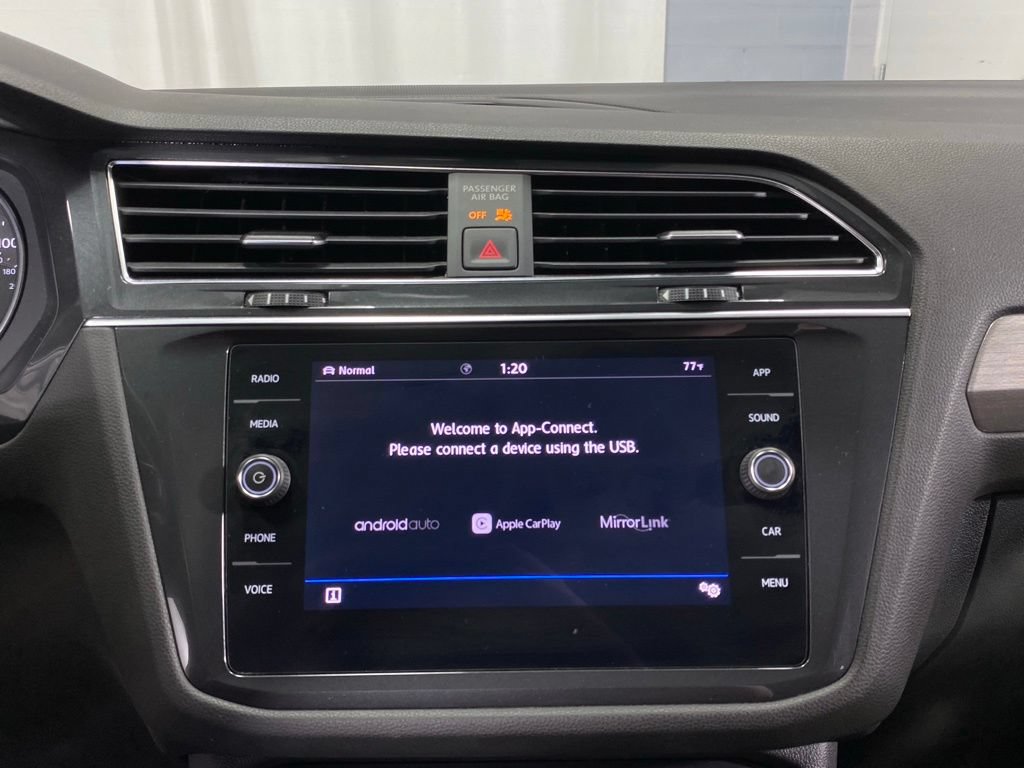 Used 2020 Volkswagen Tiguan SE w/ 3rd Row Seat Package AWD/4WD image 23