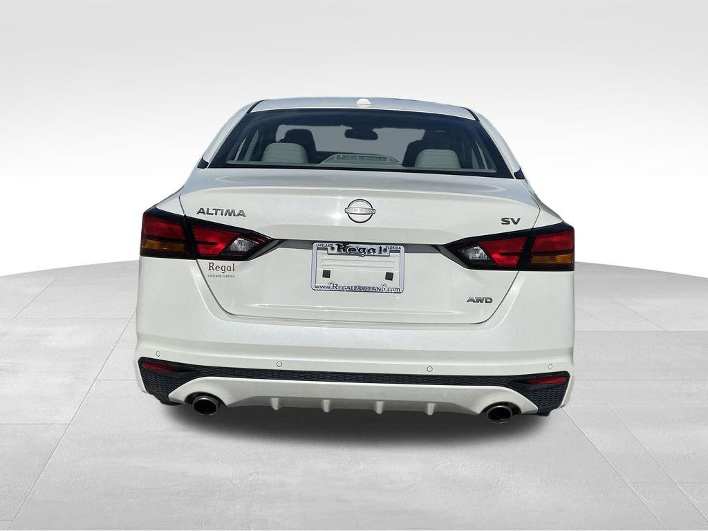 Used 2024 Nissan Altima 2.5 SV w/ SV Premium Package image 5