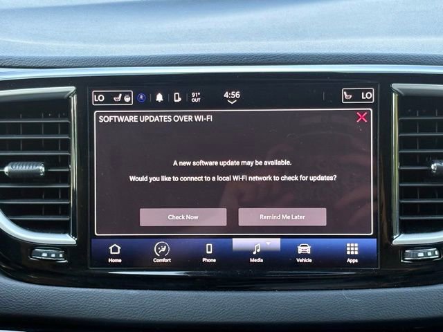 Used 2023 Chrysler Pacifica Touring-L FWD image 22