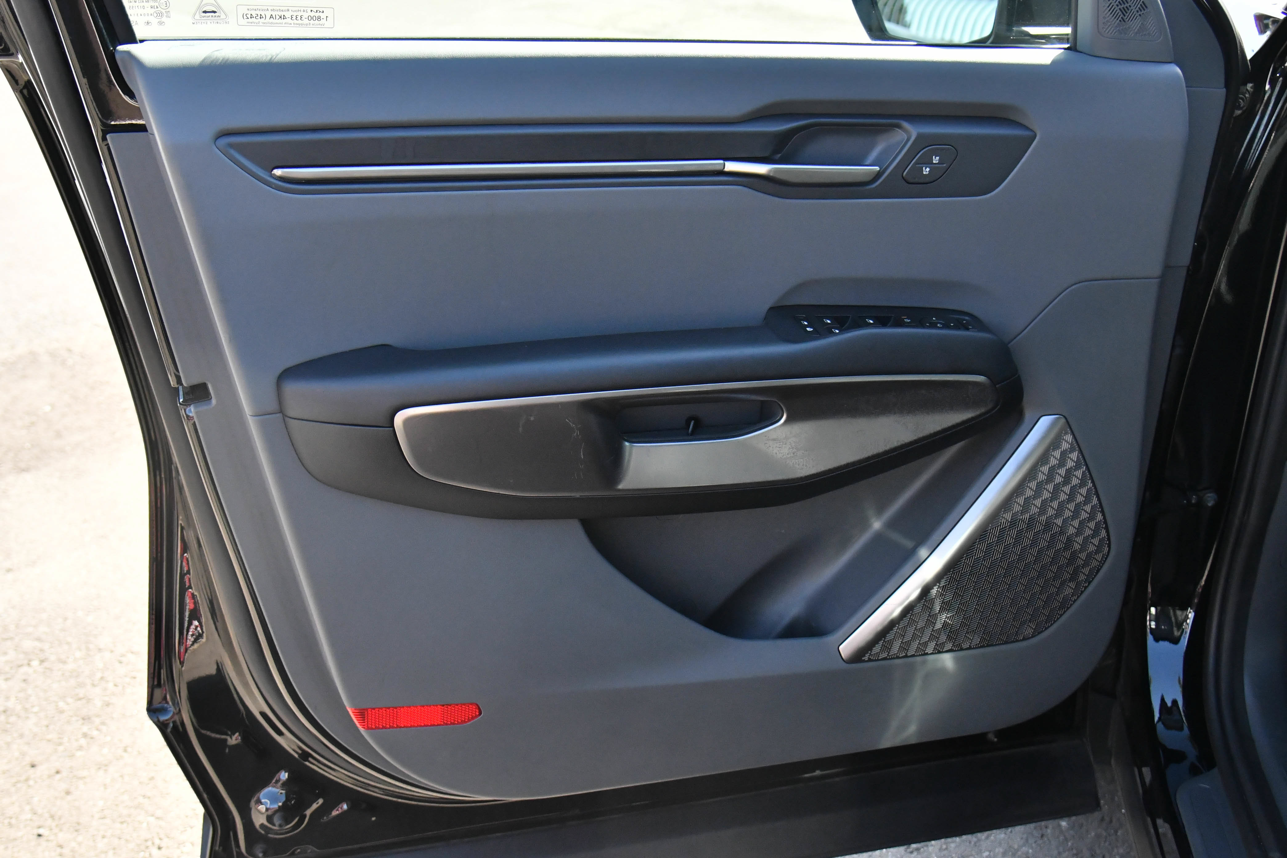 Used 2024 Kia EV9 Light Long Range RWD image 14