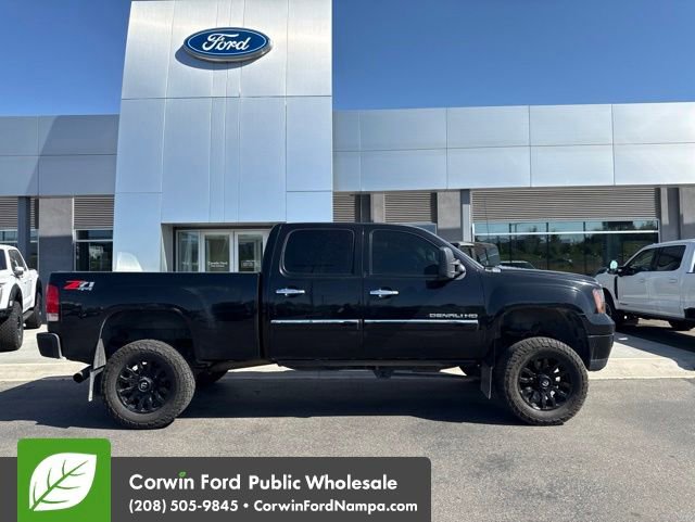 Used 2011 GMC Sierra 2500 Denali w/ Suspension Package, Off-Road AWD/4WD image 5