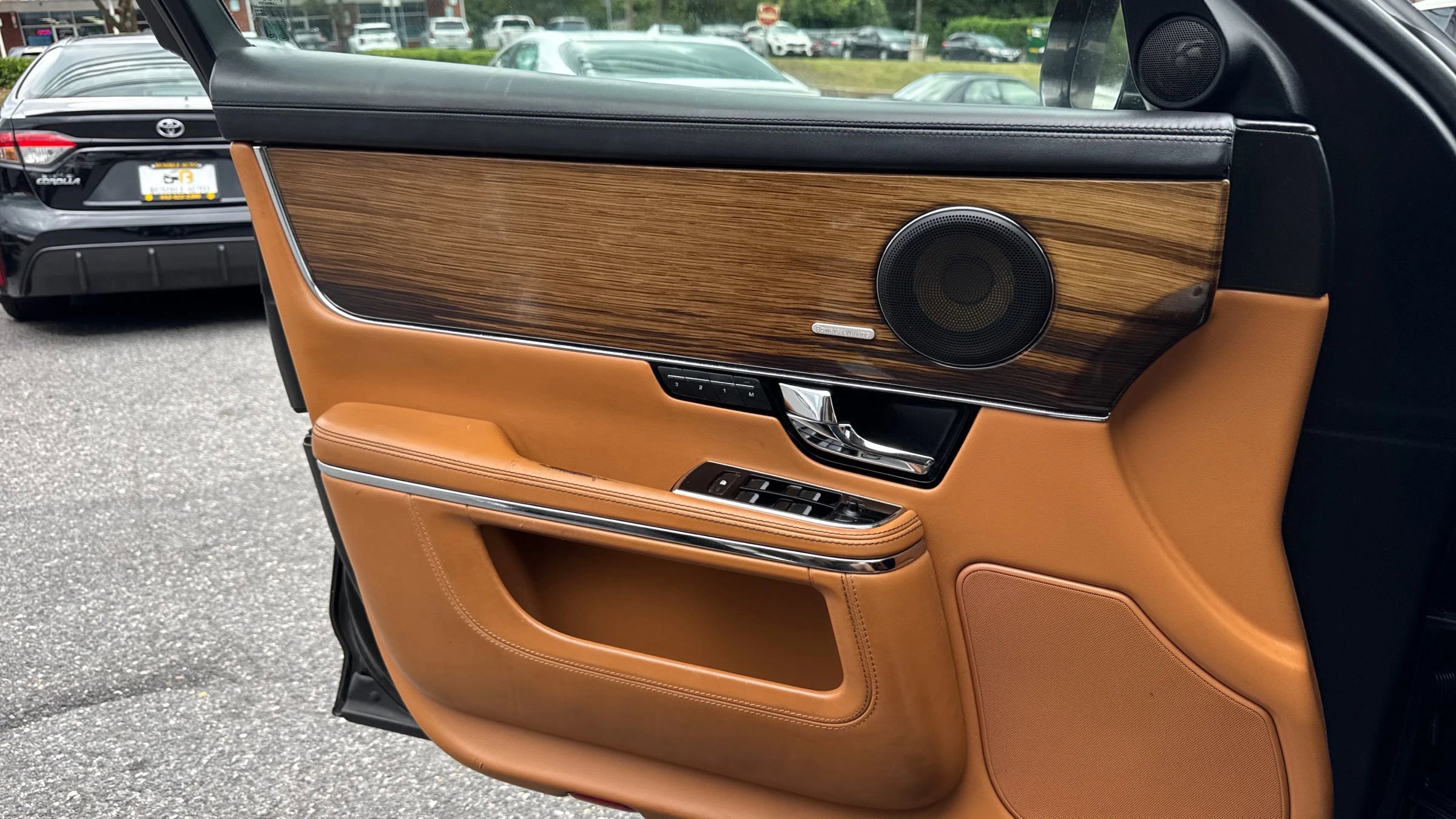 Used 2011 Jaguar XJ Supercharged image 20