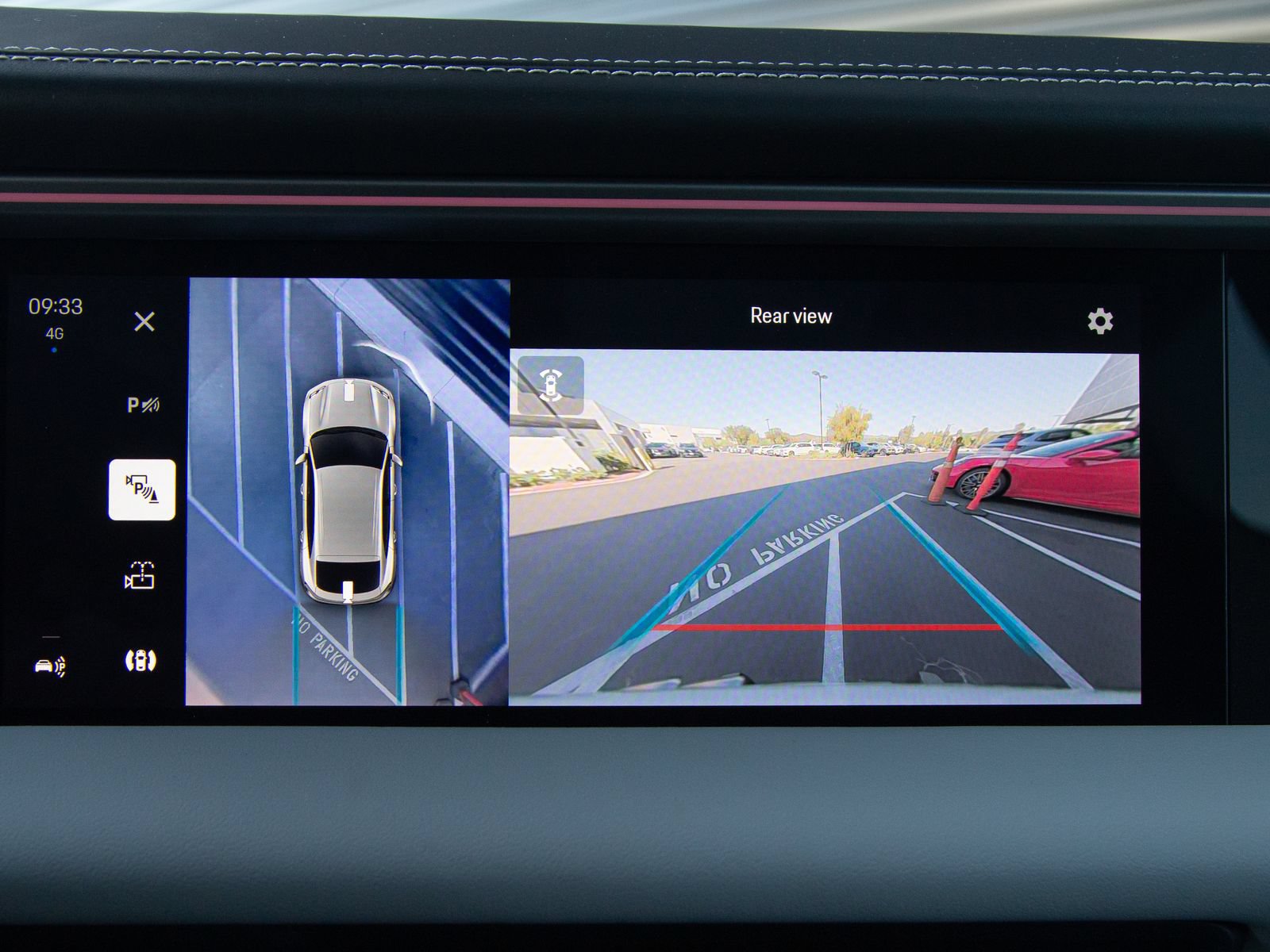 Certified 2025 Porsche Macan Electric RWD image 13