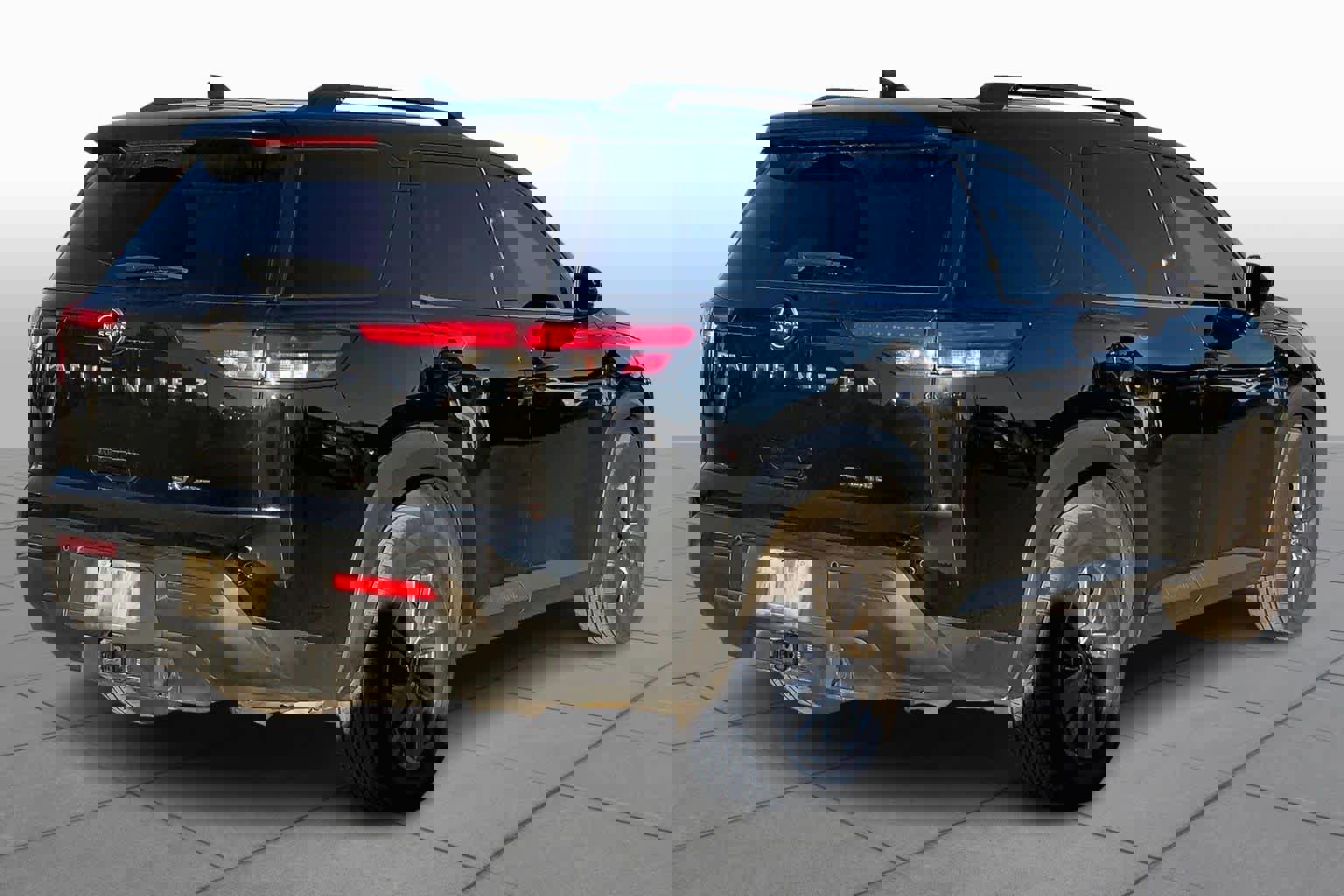 Used 2022 Nissan Pathfinder SV w/ SV Premium Package image 12