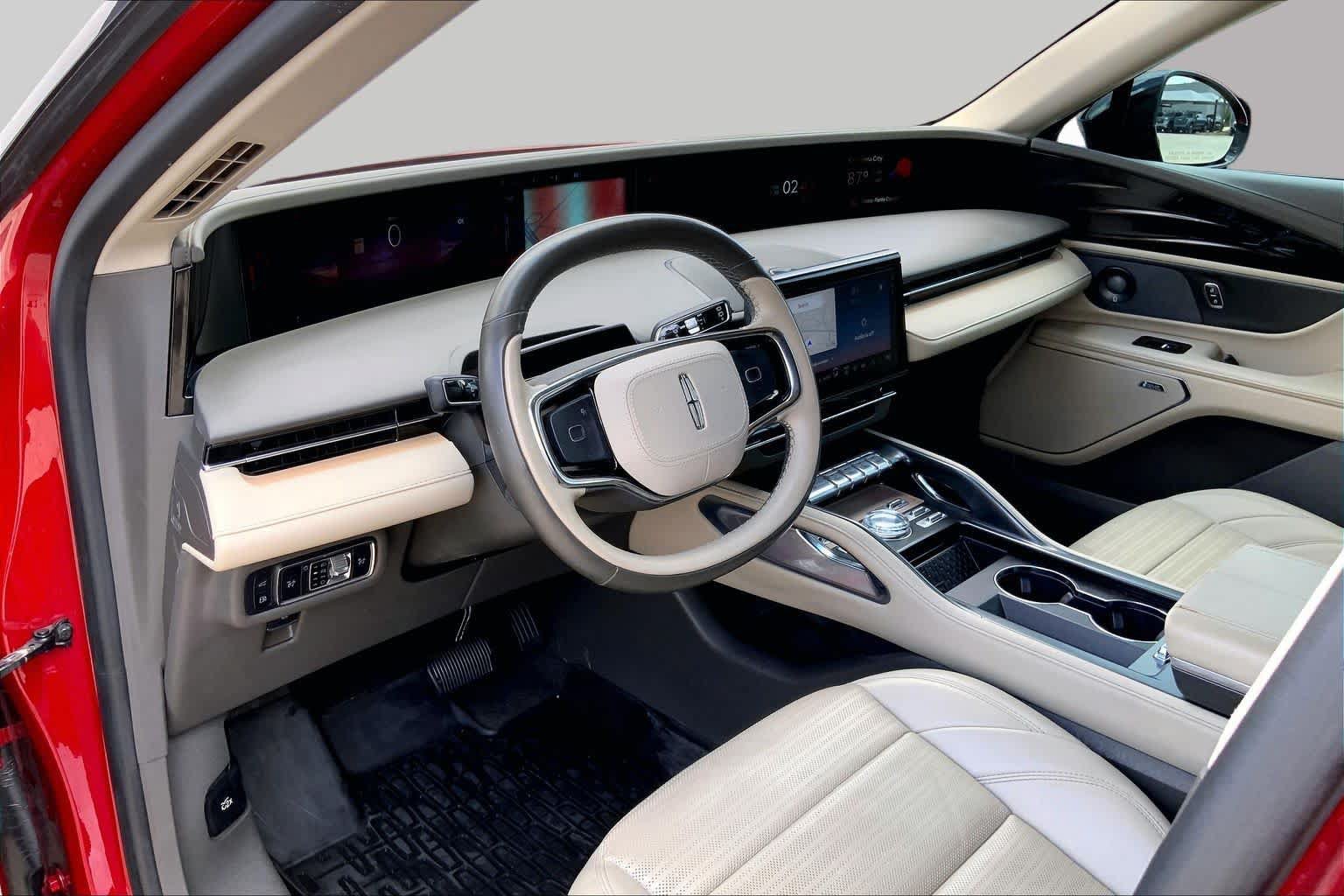 Used 2024 Lincoln Nautilus Reserve w/ Equipment Group 202A AWD/4WD image 18