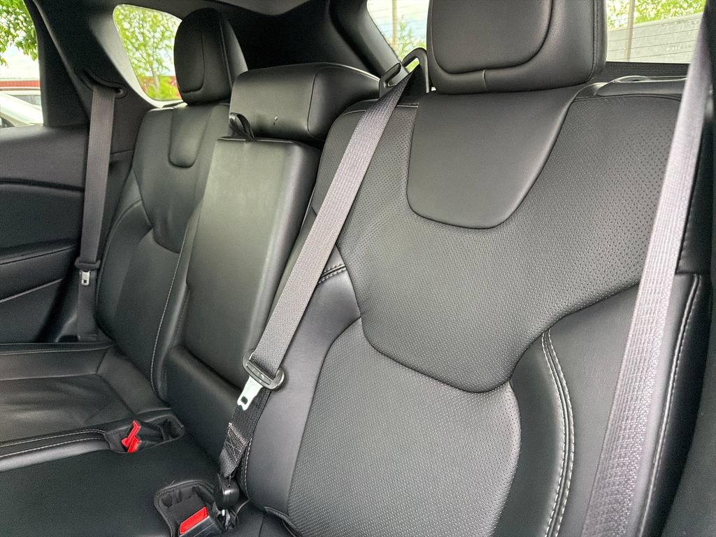 Used 2022 Jeep Cherokee Limited AWD/4WD image 26