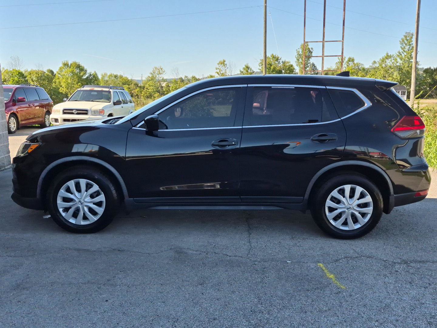 Used 2018 Nissan Rogue S FWD image 6