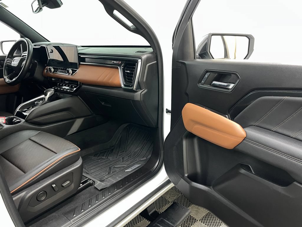 Used 2024 GMC Canyon AT4 w/ AT4 Premium Package AWD/4WD image 33