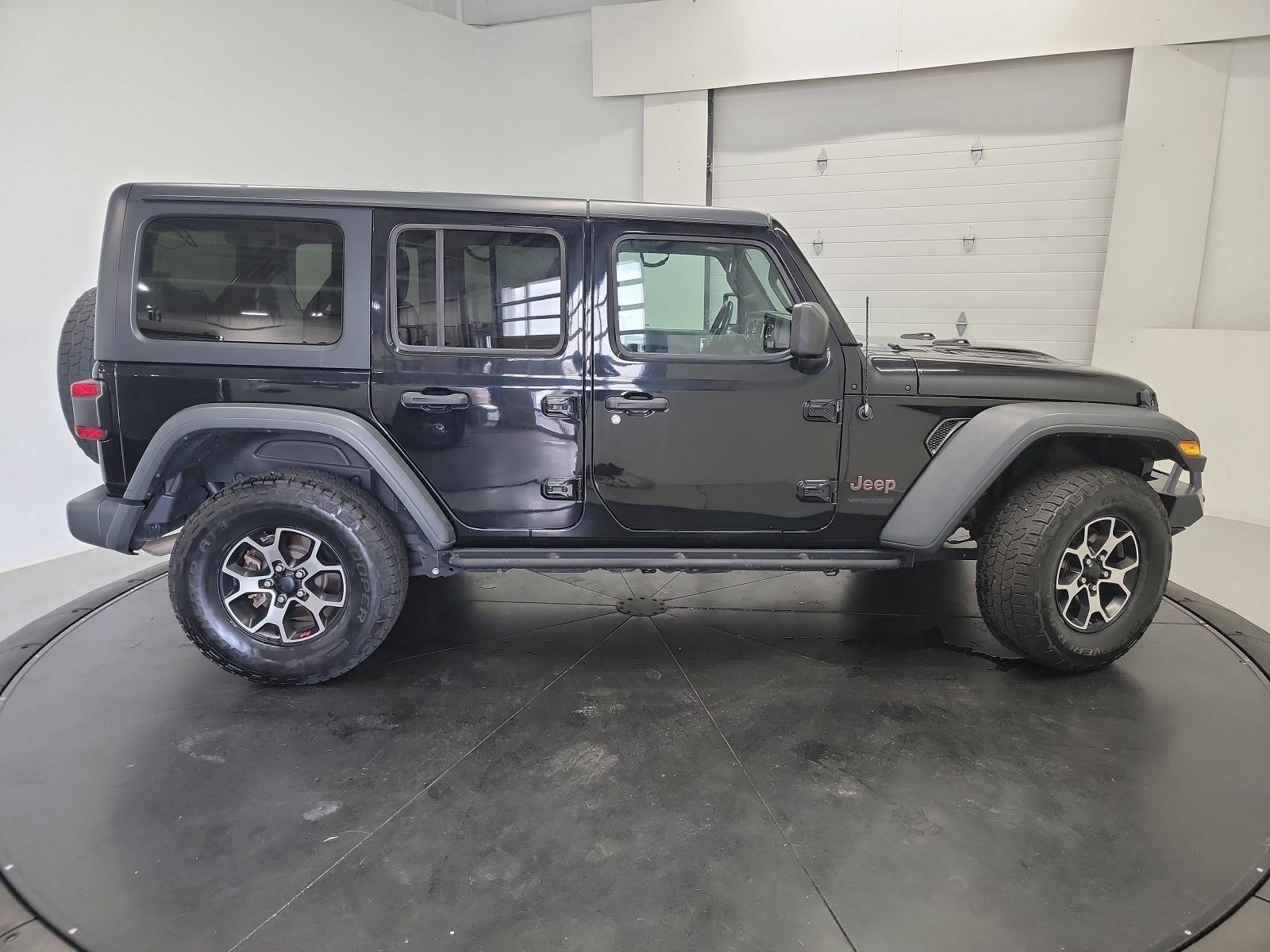 Used 2021 Jeep Wrangler Unlimited Rubicon w/ LED Lighting Group AWD/4WD image 11