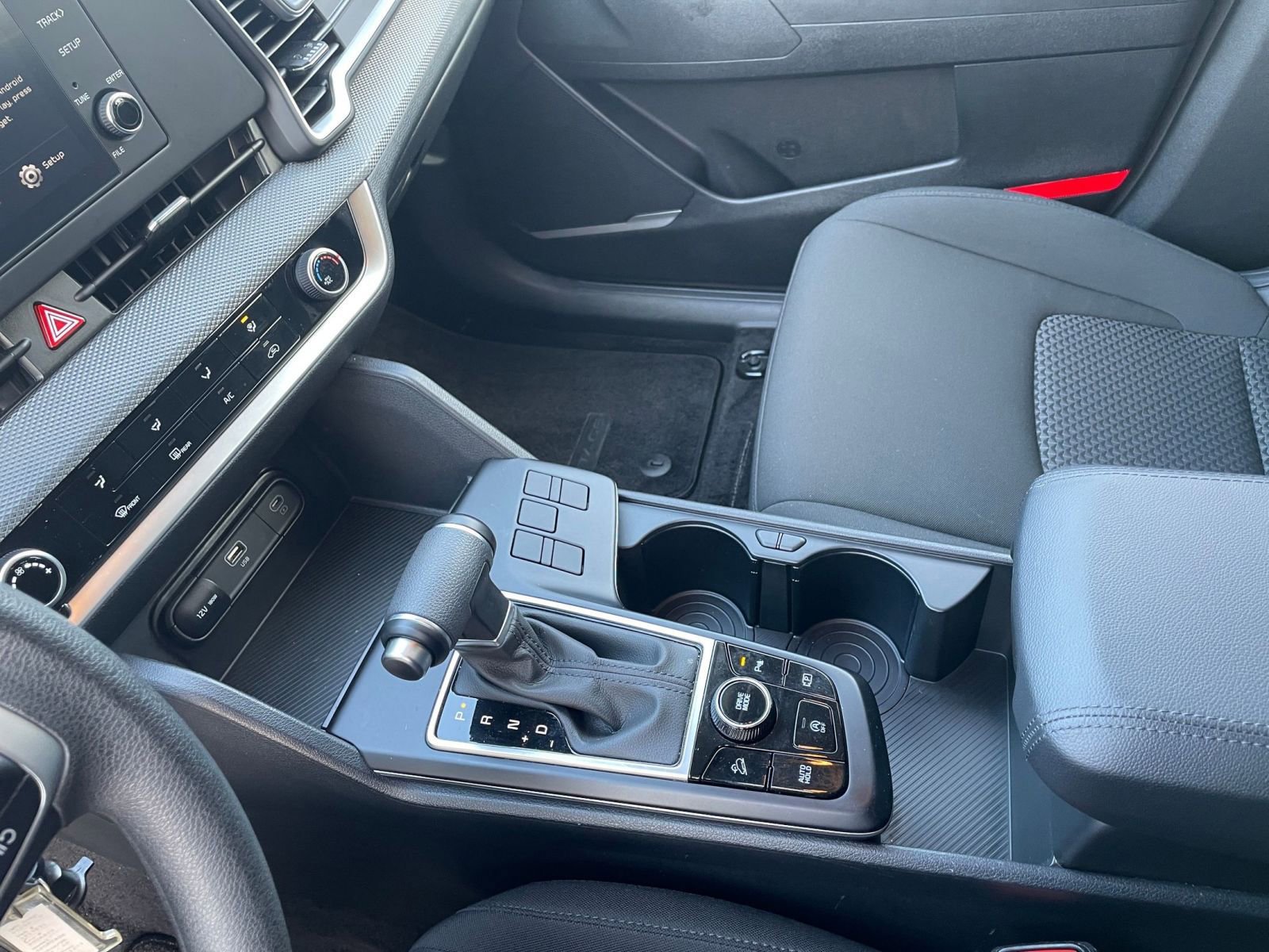 Used 2025 Kia Sportage LX image 40