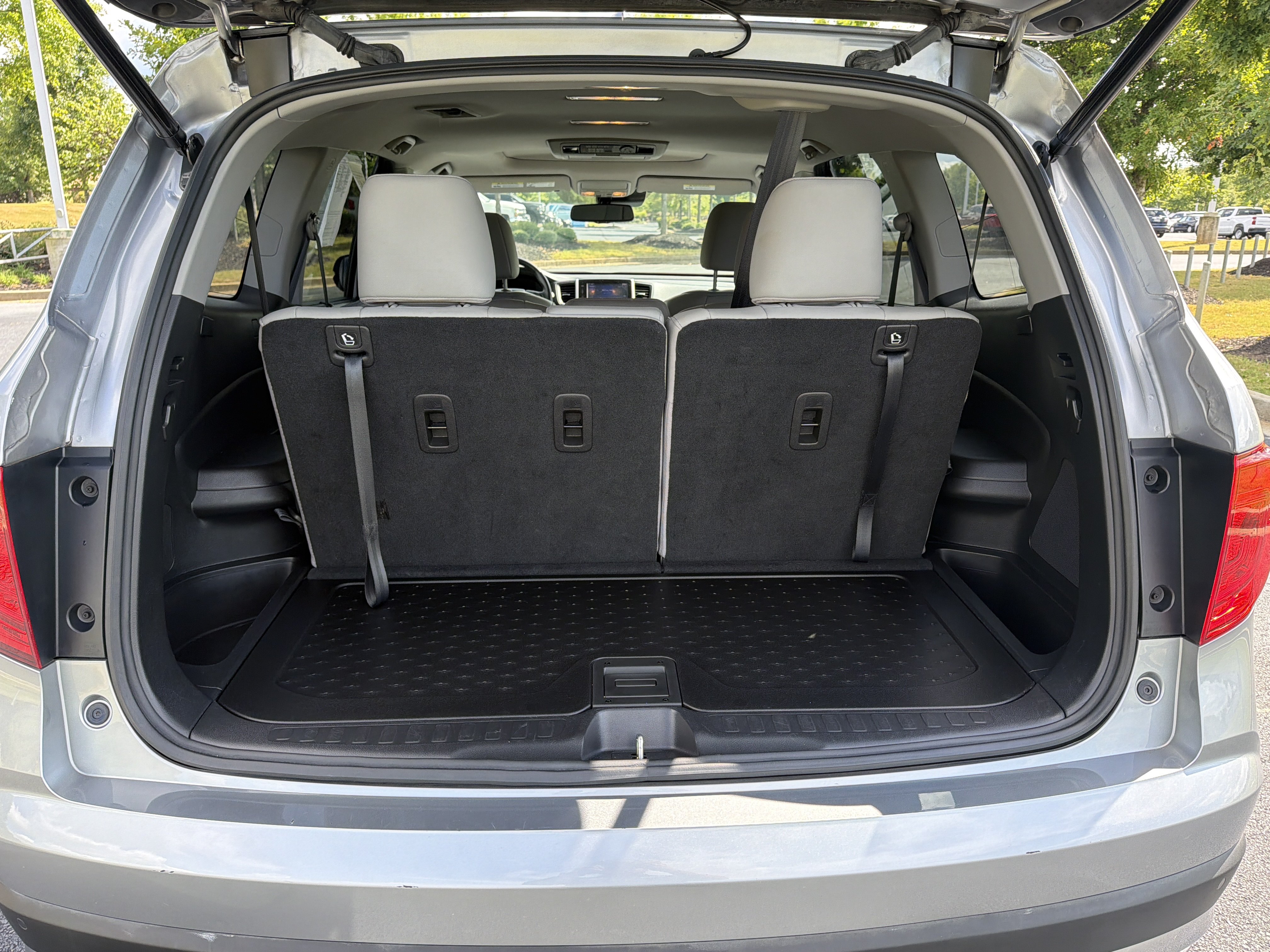 Used 2016 Honda Pilot Touring image 30