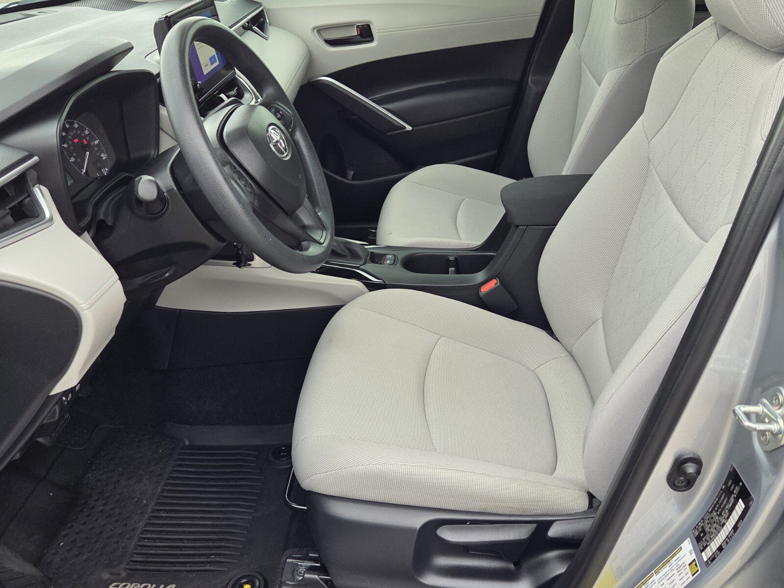 Certified 2023 Toyota Corolla Cross L FWD image 4