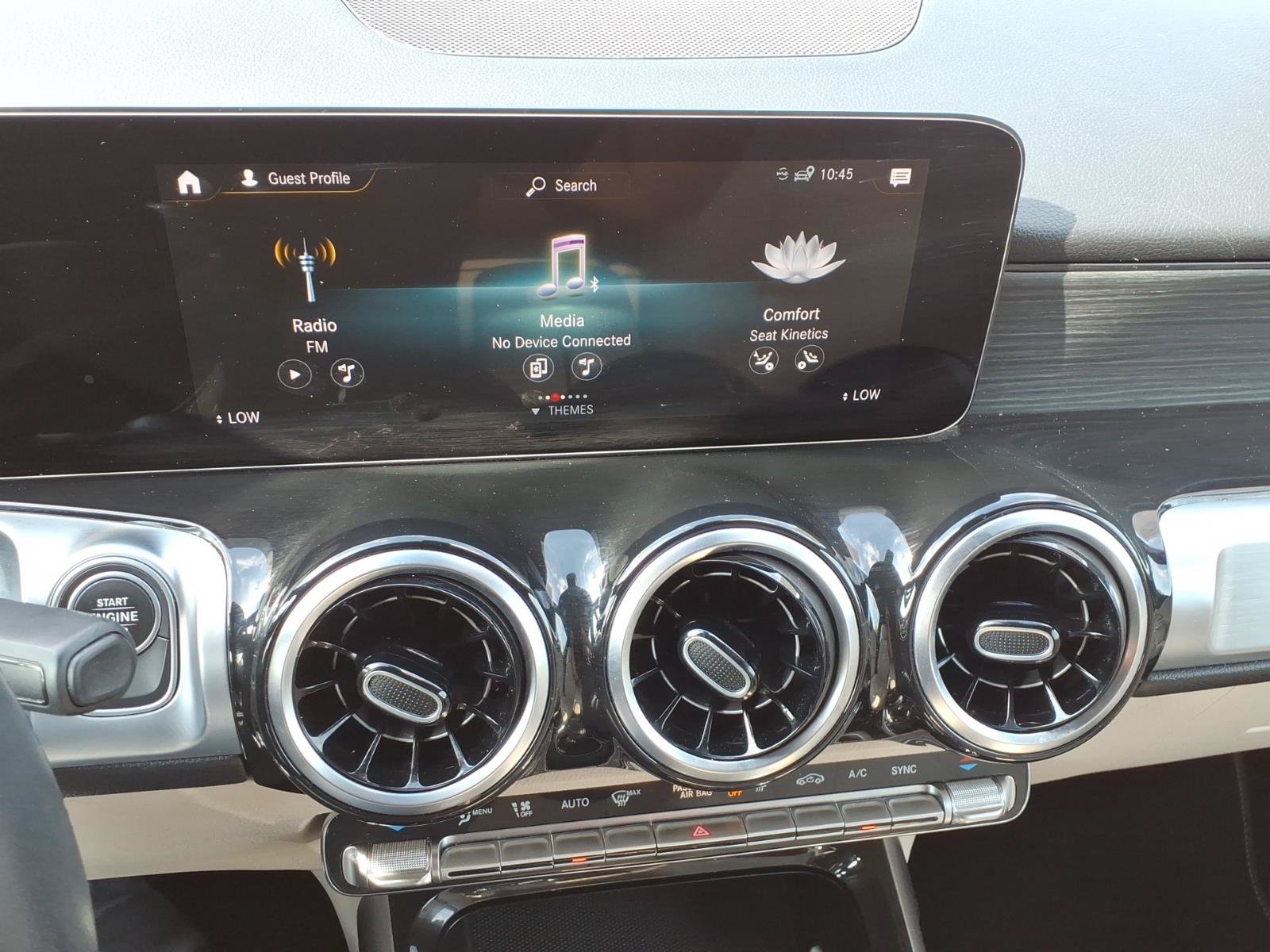 Used 2023 Mercedes-Benz GLB 250 4MATIC image 21