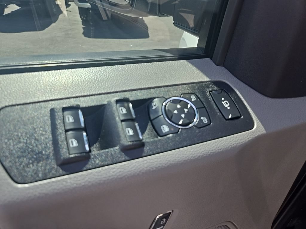 Used 2020 Ford F350 XLT w/ XLT Premium Package AWD/4WD image 10
