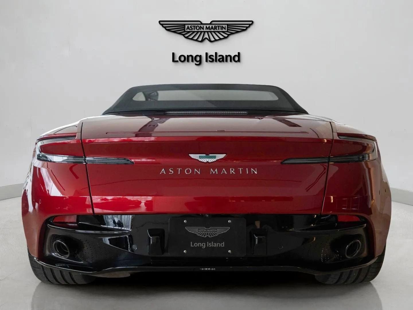 Used 2025 Aston Martin DB12 Convertible RWD image 10