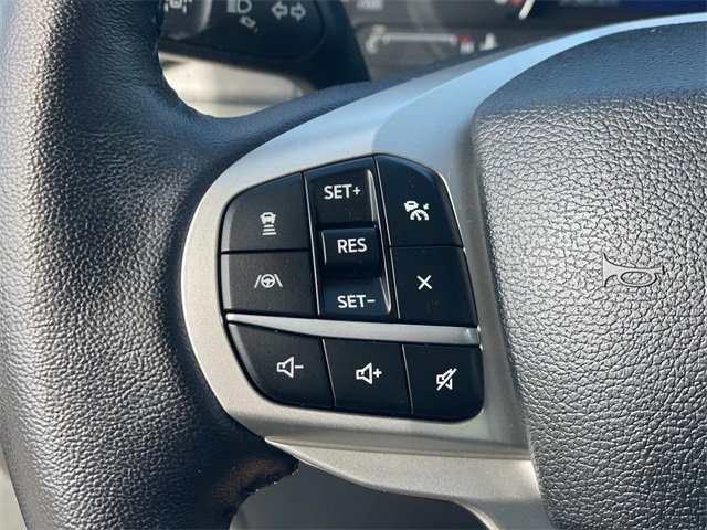 Used 2022 Ford Explorer XLT w/ Equipment Group 202A image 8