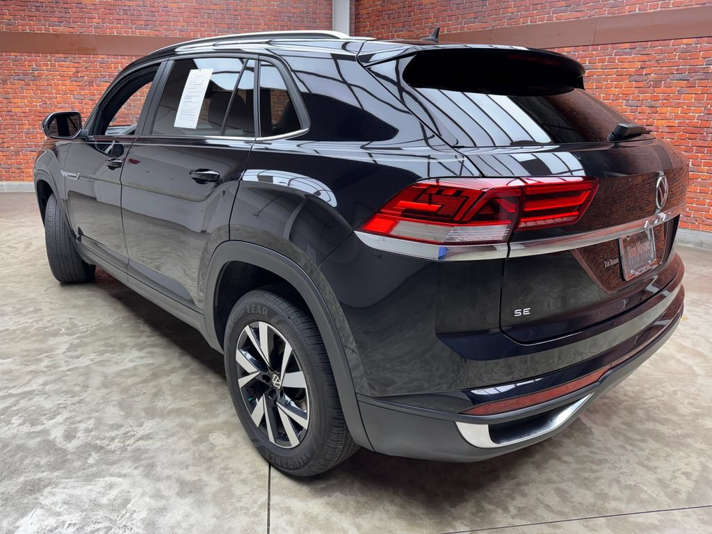 Used 2020 Volkswagen Atlas Cross Sport SE AWD/4WD image 2