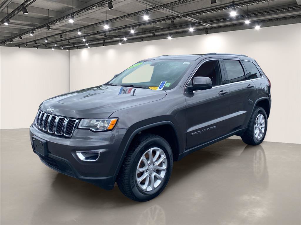 Used 2021 Jeep Grand Cherokee Laredo X AWD/4WD image 3
