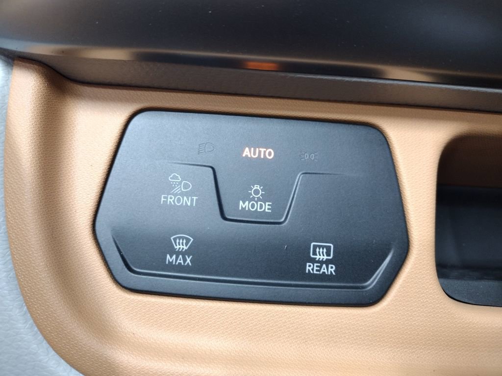 New 2025 Volkswagen ID. Buzz 1st Edition image 22