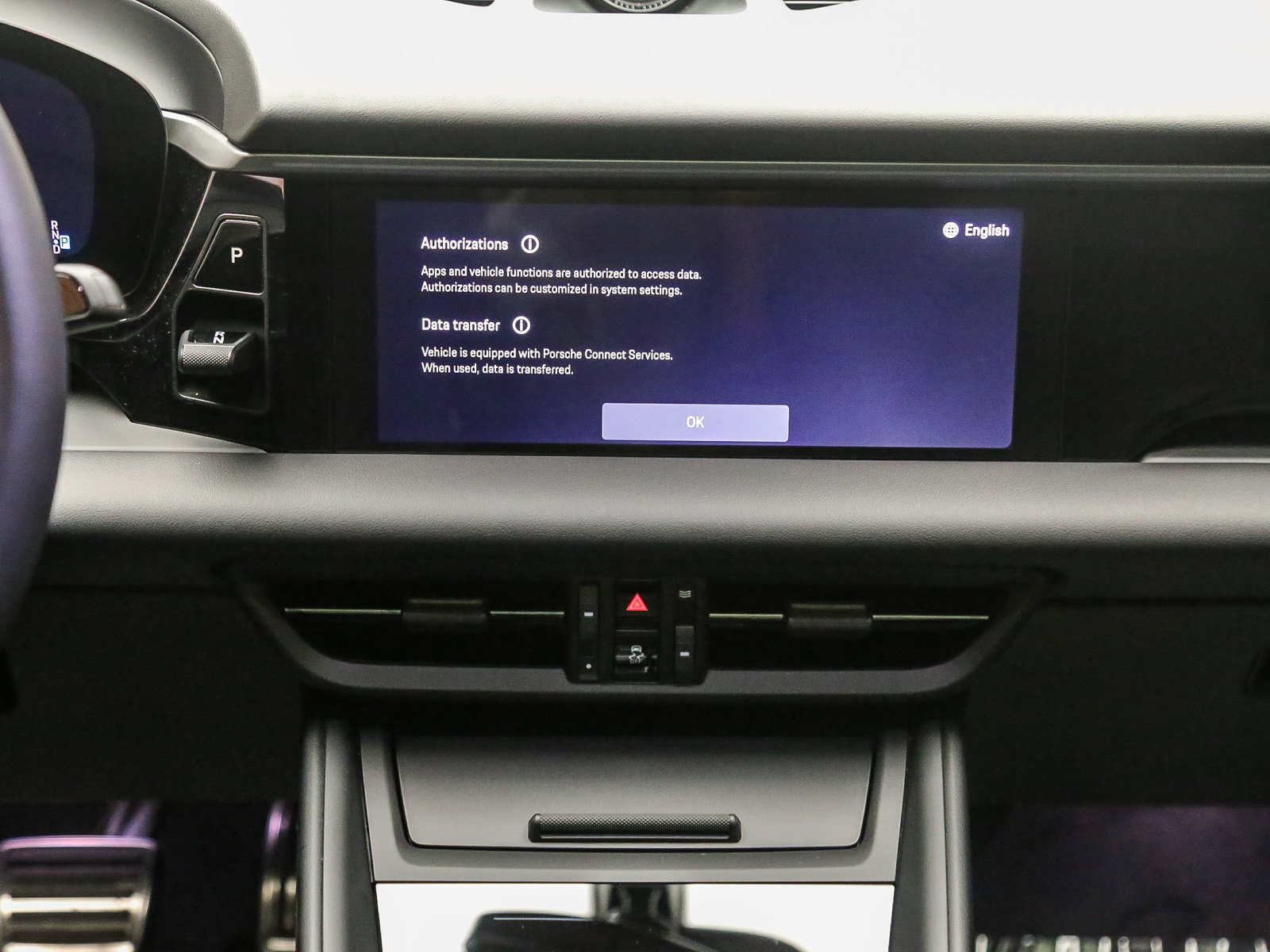 Certified 2025 Porsche Macan 4S Electric AWD/4WD image 17