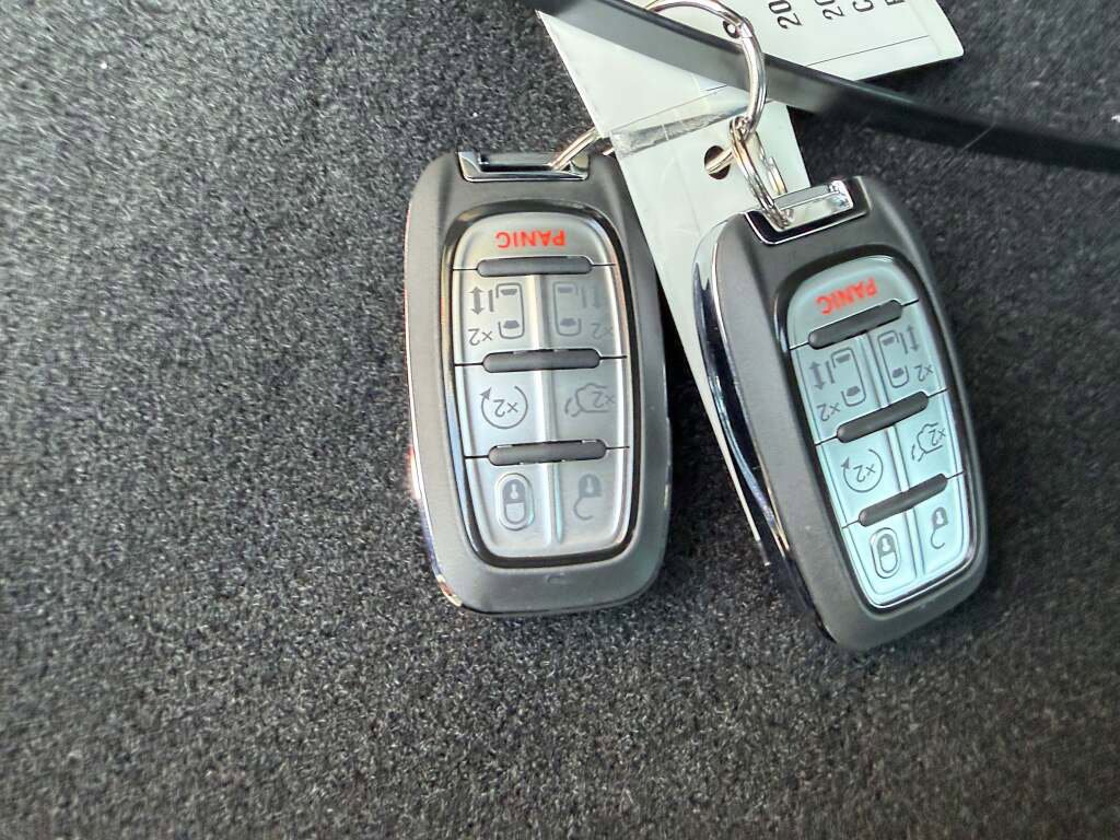 New 2026 Chrysler Pacifica Select image 31