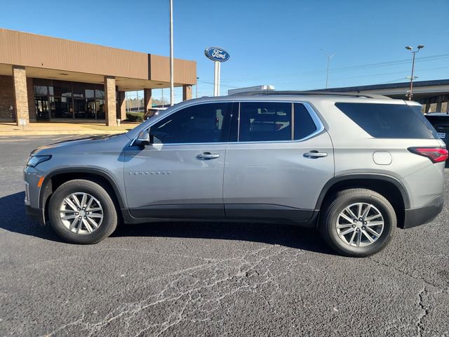 Used 2023 Chevrolet Traverse LT image 2