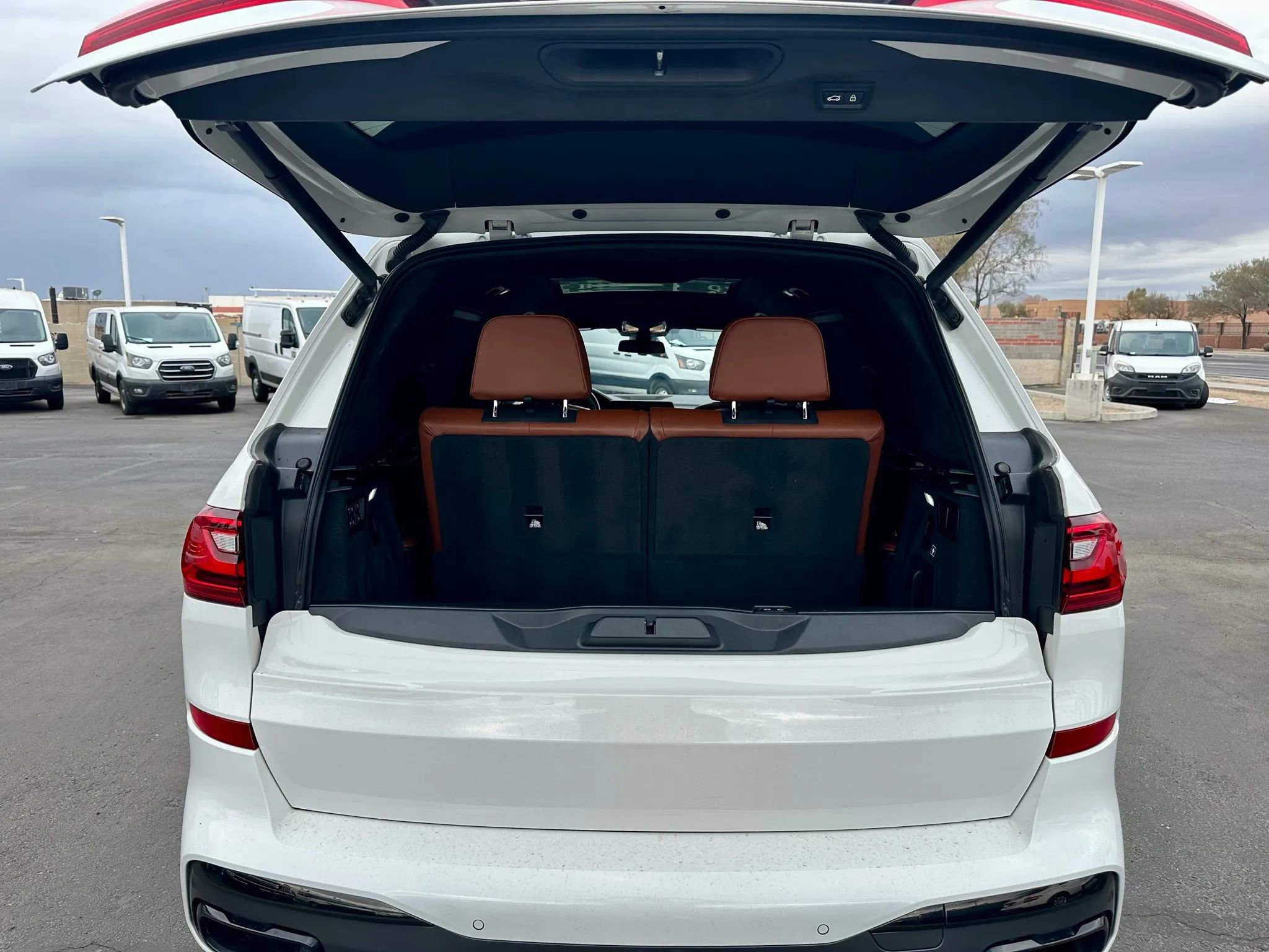 Used 2021 BMW X7 M50i w/ Dynamic Handling Package image 13