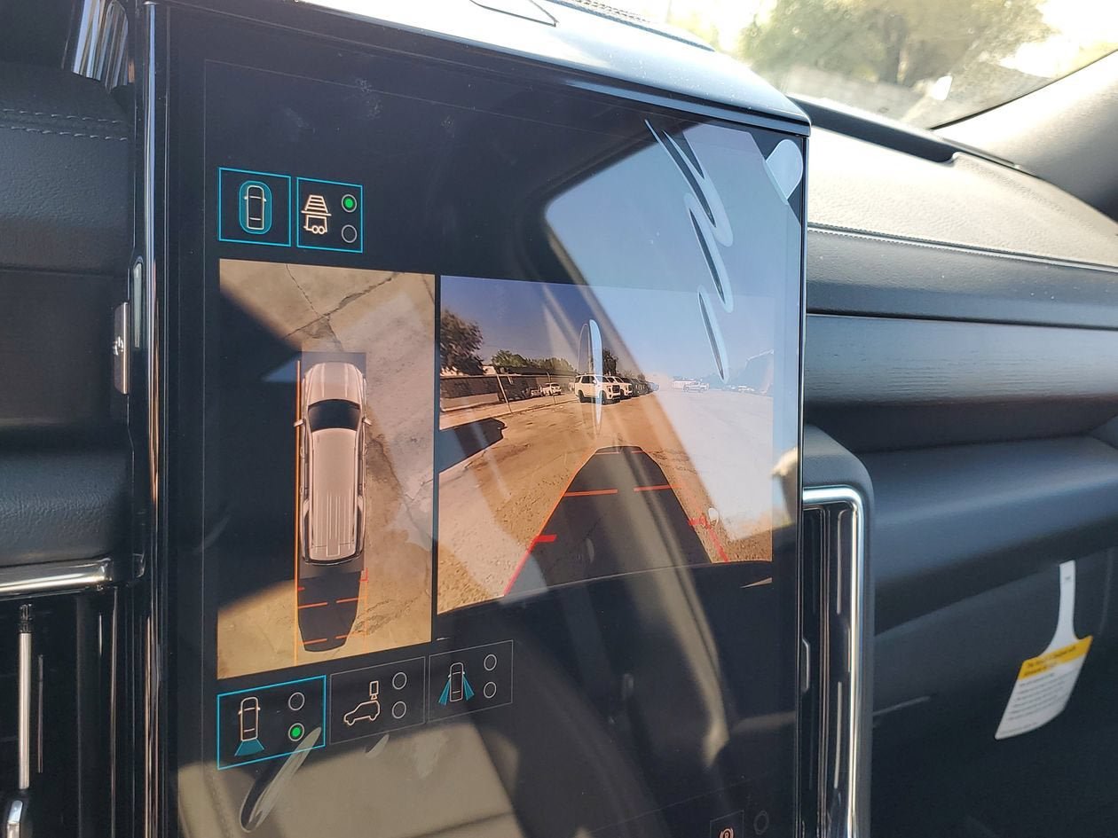 New 2026 GMC Yukon XL Denali w/ Sun & Power Step Package AWD/4WD image 22