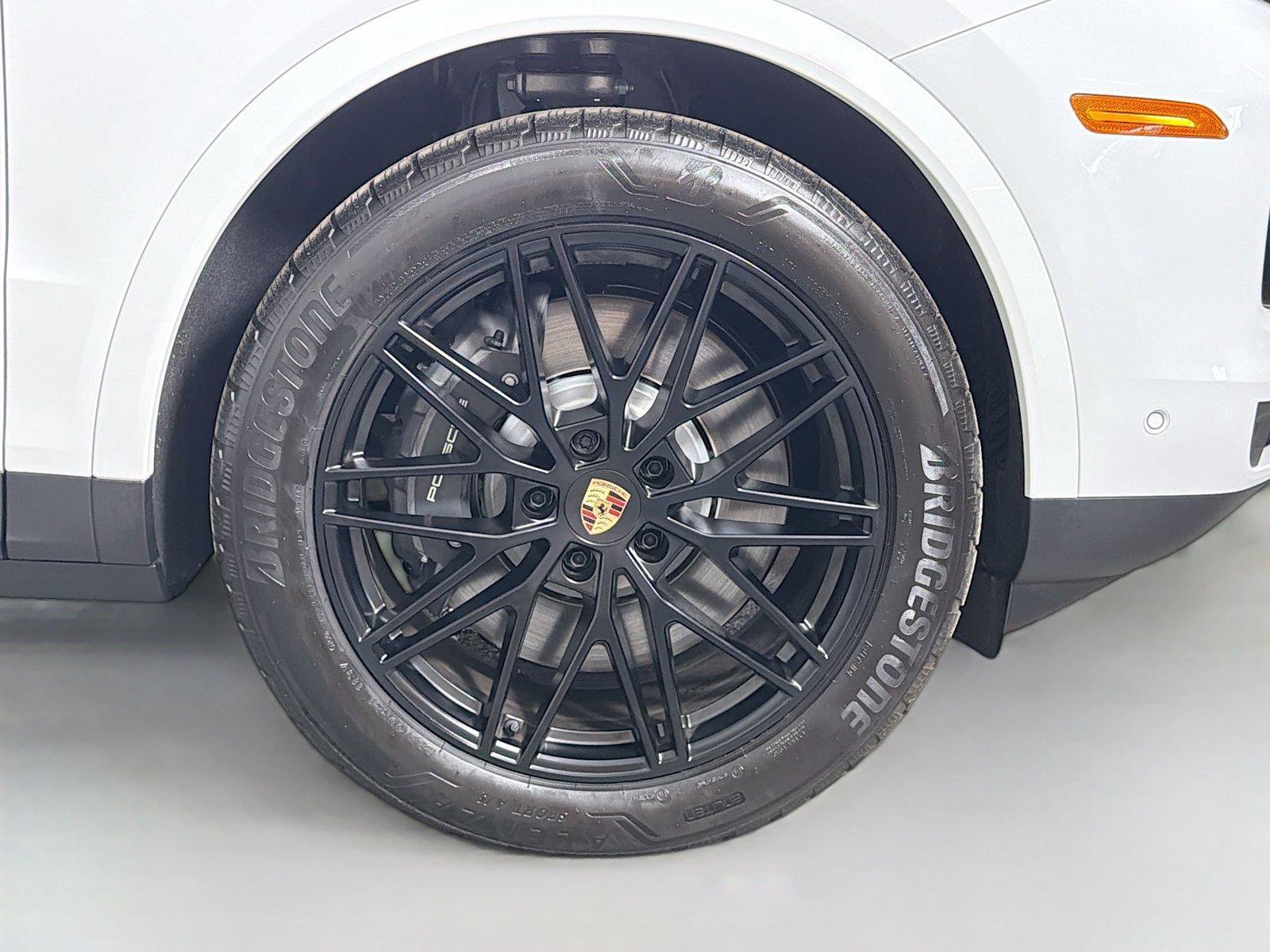 Certified 2025 Porsche Cayenne E-Hybrid AWD/4WD image 14